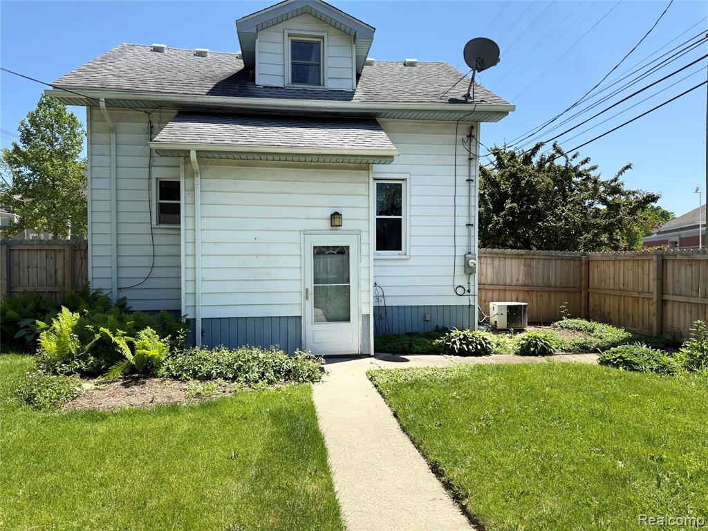 834 W Houstonia Avenue, Royal Oak, MI 48073 — Photo 14