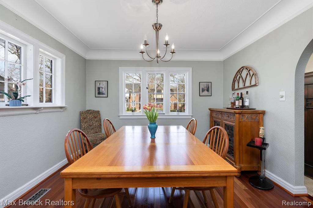831 W OAKRIDGE Street, Ferndale, MI 48220 — Photo 10