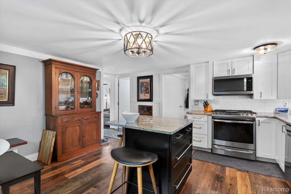 6415 Riverdale Road, Whitmore Lake, MI 48189 — Photo 21