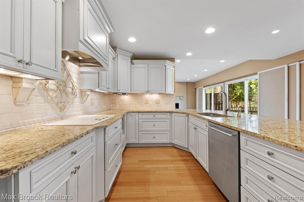 4838 KEW Court, Bloomfield Hills, MI 48301 — Photo 15