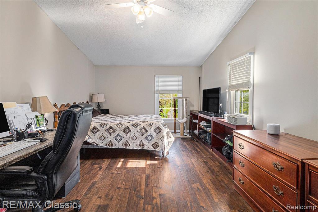 42173 OLD POND Circle, Plymouth, MI 48170 — Photo 18