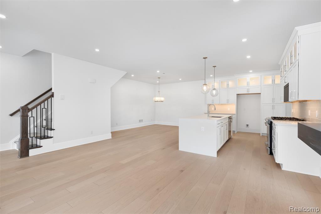 106 Apaloosa, Northville, MI, 48167