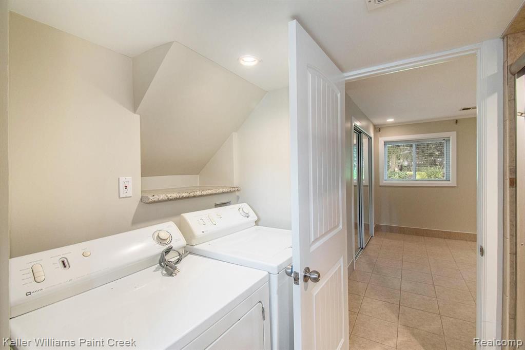 7374 WOODRIDGE Road, West Bloomfield, MI — Photo 17