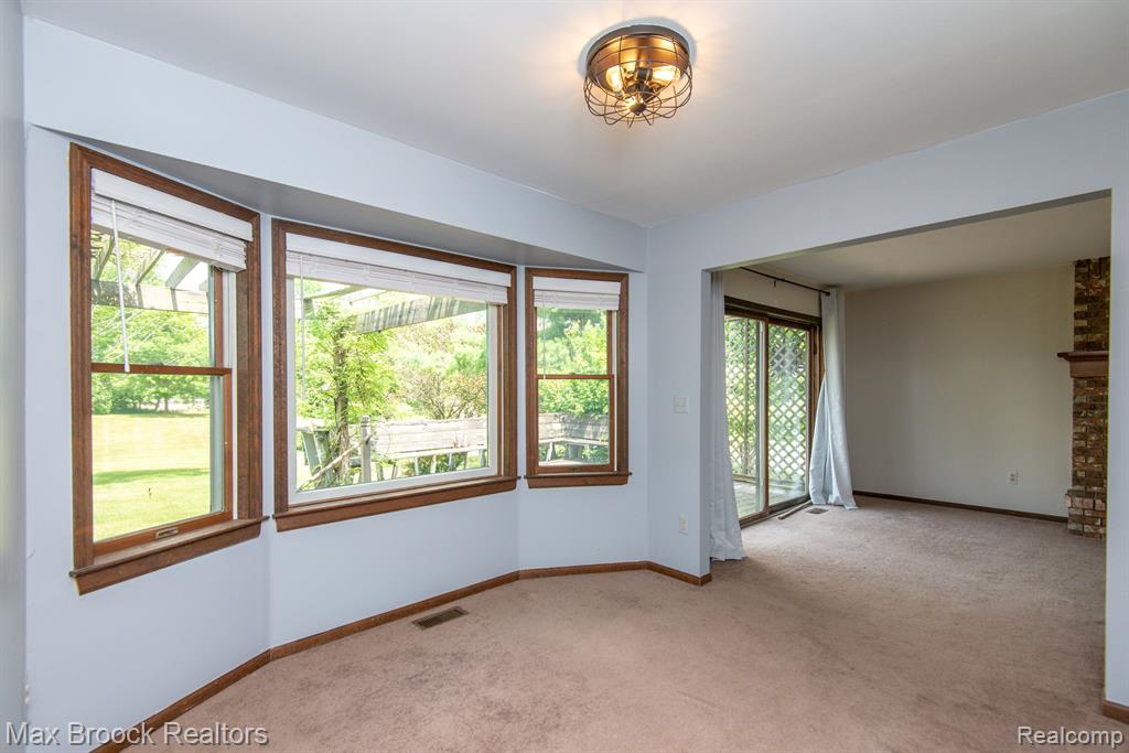 54320 BELCREST Drive, Milford, MI 48381 — Photo 20