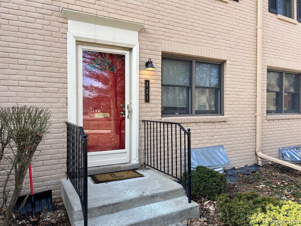 721 N ETON Street, Birmingham, MI 48009 — Photo 2