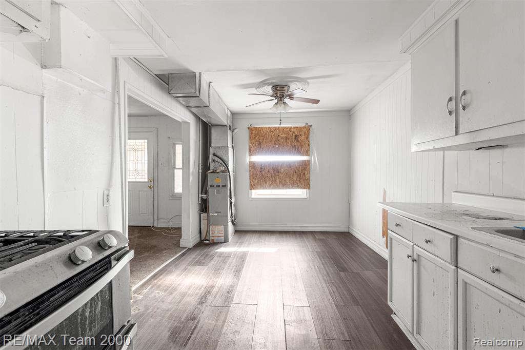 533 E Milton Avenue, Hazel Park, MI 48030 — Photo 13