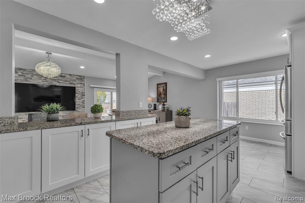 41893 Mary Kay Drive, Clinton Twp, MI 48038 — Photo 31