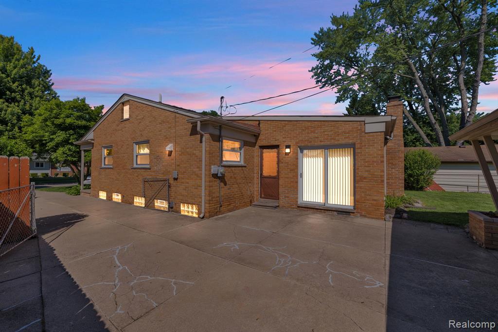 26637 Clairview Drive, Dearborn Heights, MI 48127 — Photo 46