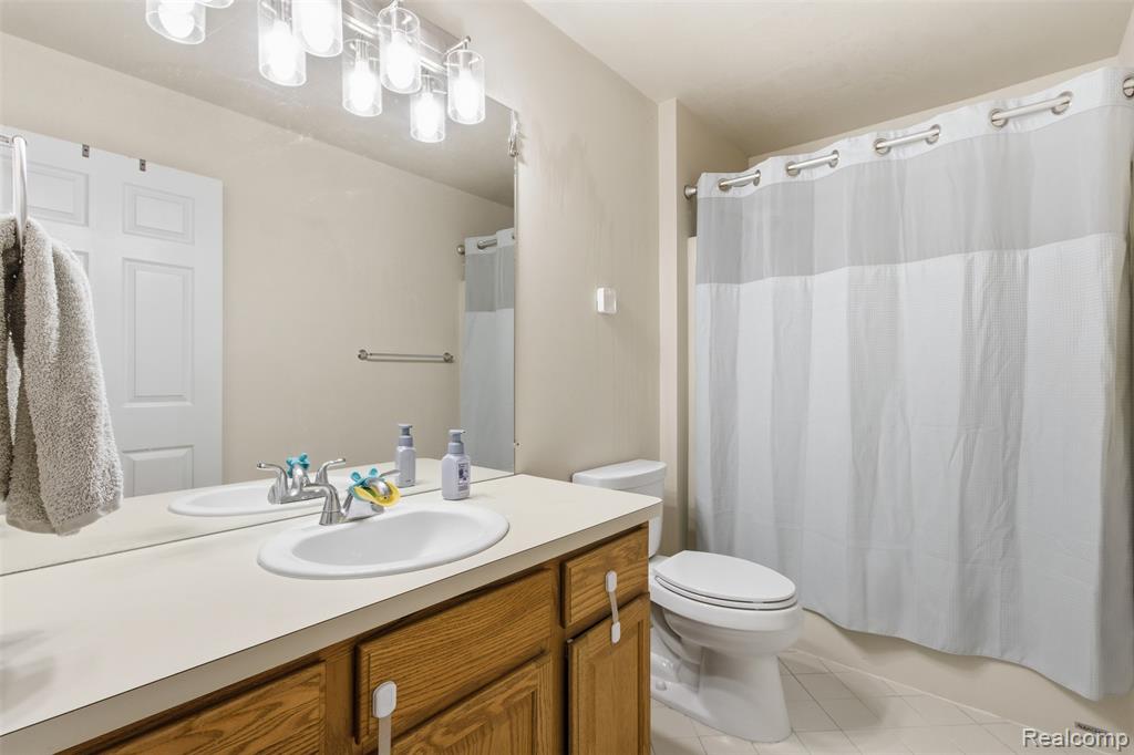 7846 Fawn Court, Waterford, MI 48327 — Photo 17
