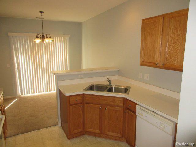 538 DOCKSIDE Circle, Holly, MI 48442 — Photo 9