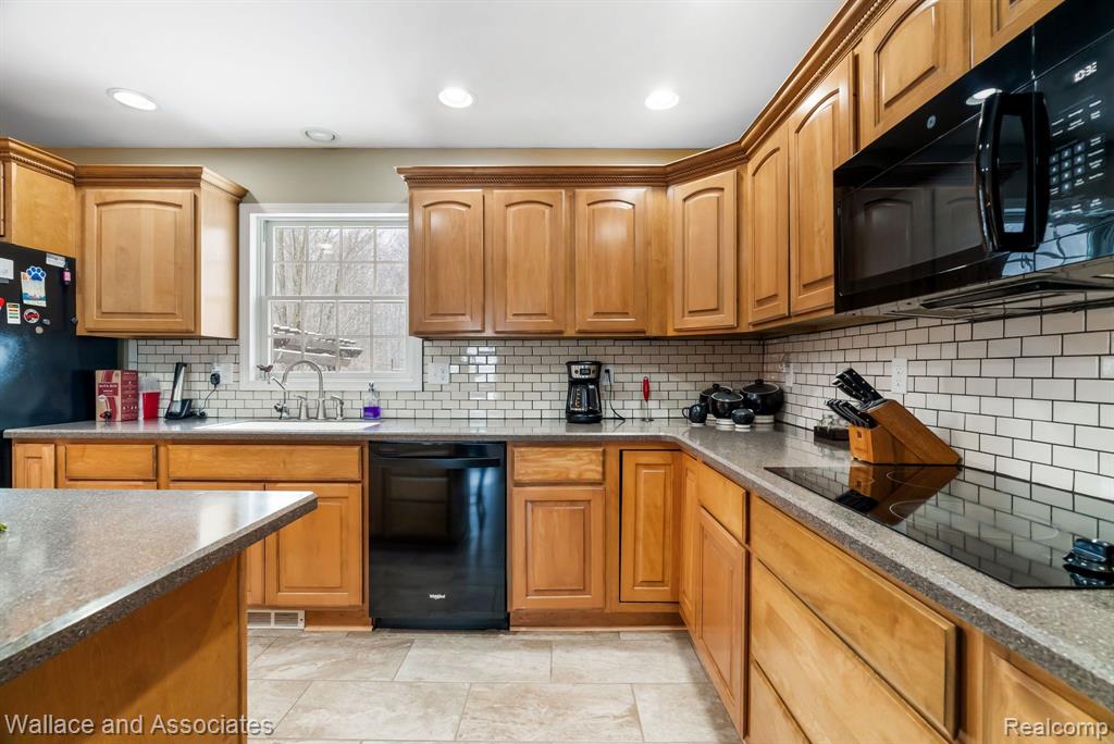 300 PINE RIDGE RD Road, St. Clair, MI 48079 — Photo 10