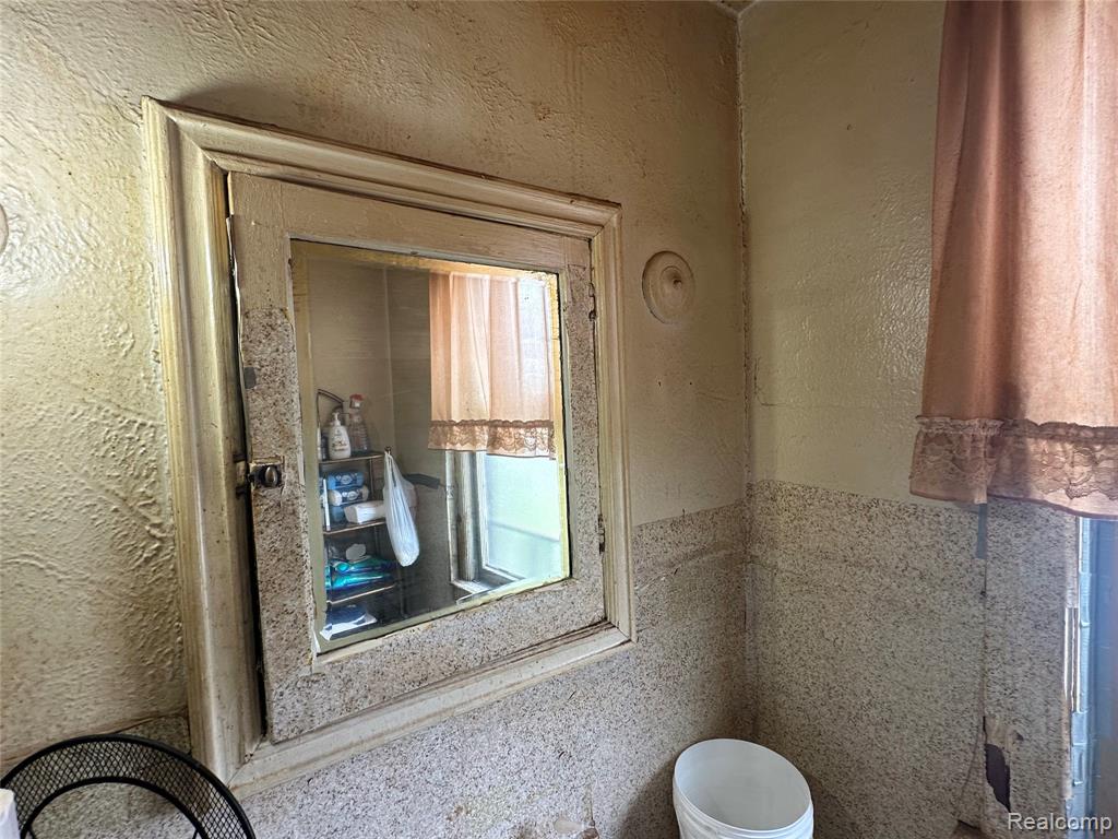 5042 Pennsylvania Street, Detroit, MI 48213 — Photo 45