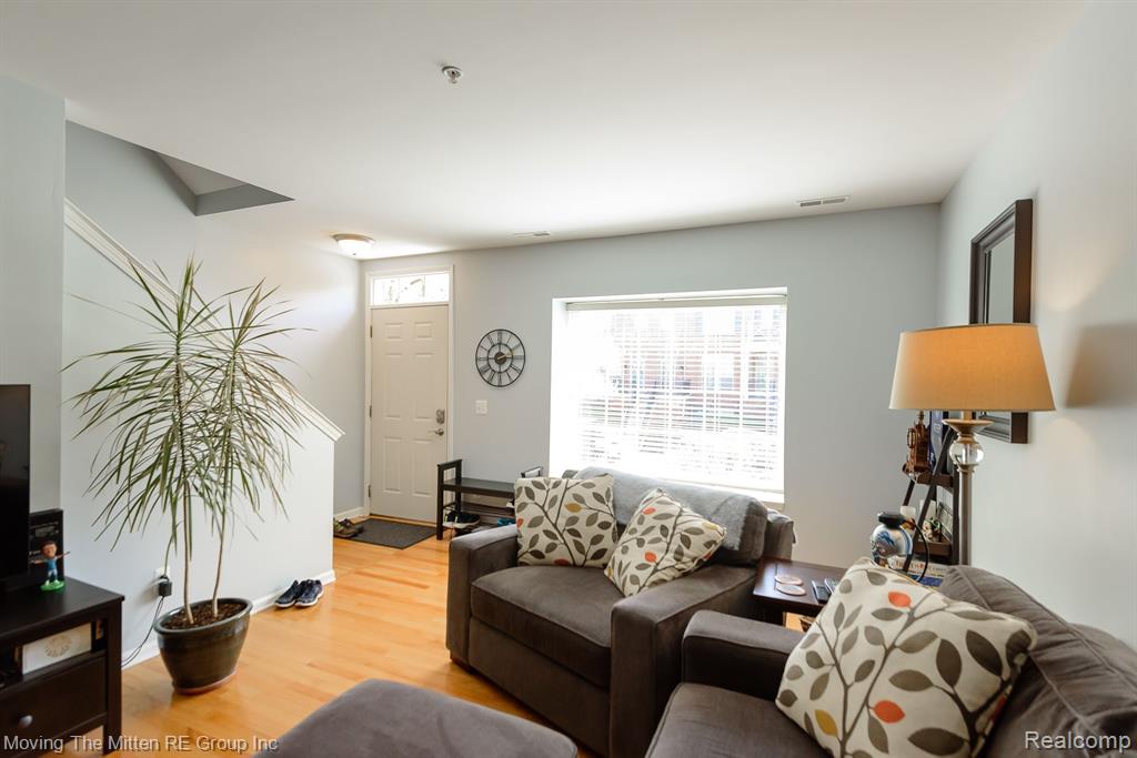 39442 SPRINGWATER Drive, Northville, MI 48168 — Photo 5