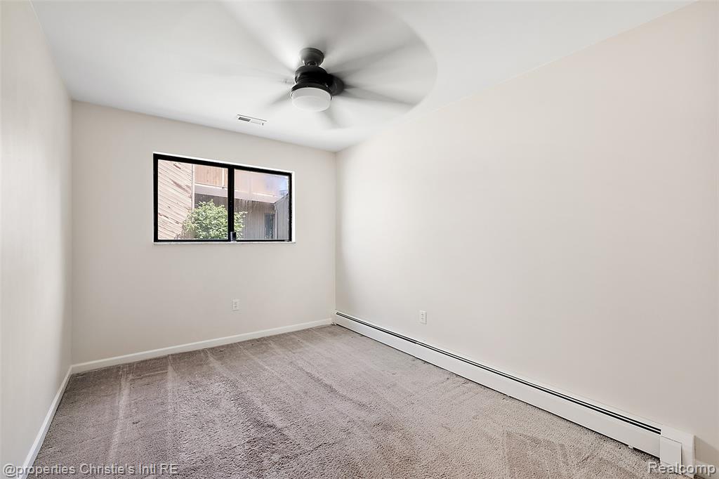 37337 LAKESHORE Drive, Harrison Township, MI — Photo 24