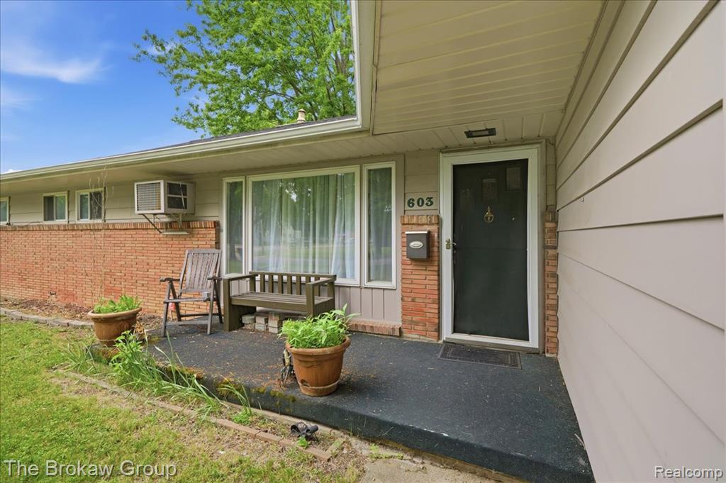 603 E Chelsea Circle, Davison, MI 48423 — Photo 9