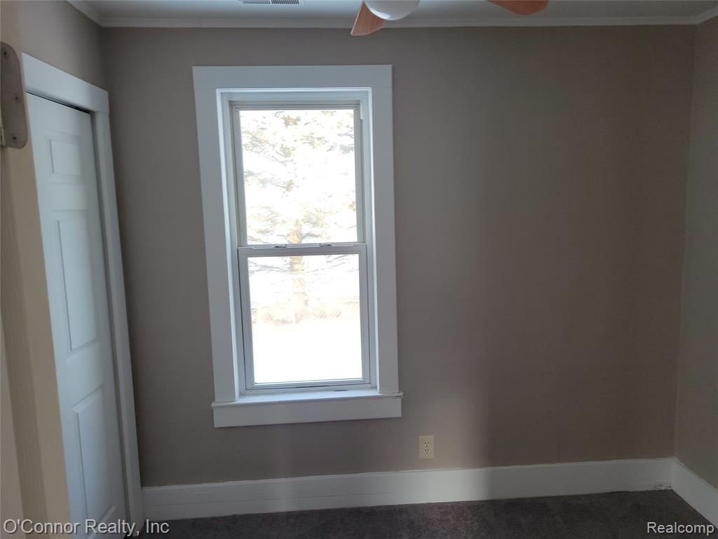 563 Saint Paul Street, Marysville, MI 48040 — Photo 8