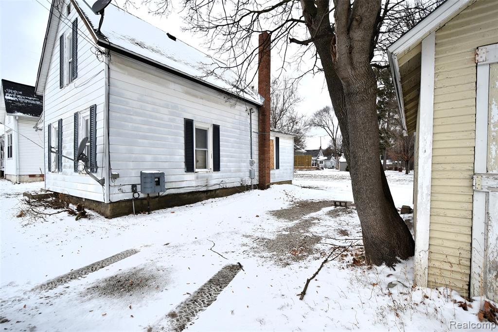 403 E King Street E, Owosso, MI 48867 — Photo 8
