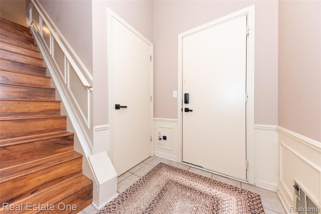 778 S Milford Road, Milford, MI 48381 — Photo 2