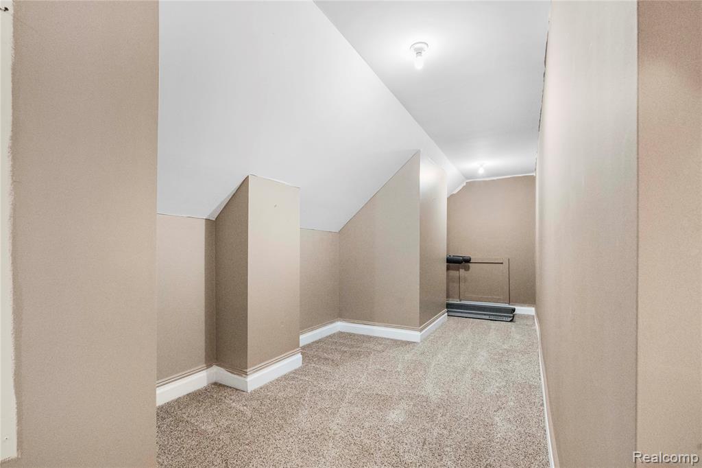 4489 Cedarhill Court, Auburn Hills, MI 48326 — Photo 29