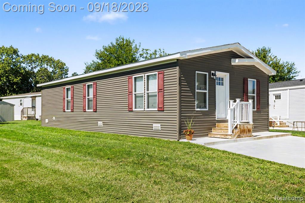 470 Flamingo Street, Rochester Hills, MI 48309