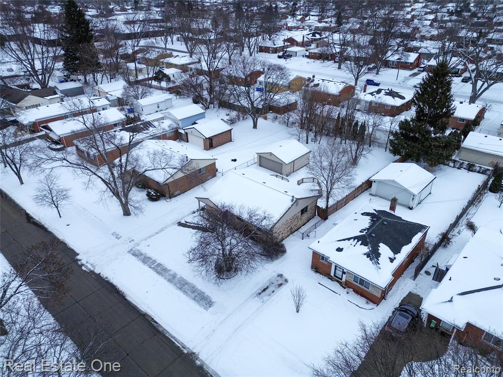 8422 Robindale Avenue, Dearborn Heights, MI 48127 — Photo 37