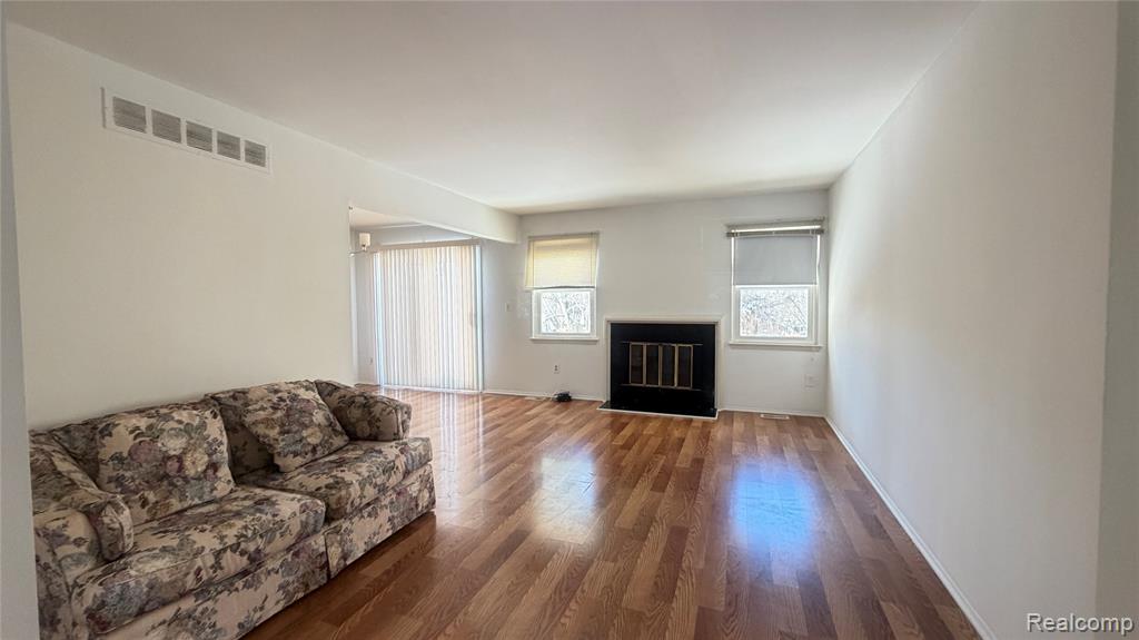 5802 Northfield Parkway, Troy, MI 48098 — Photo 3