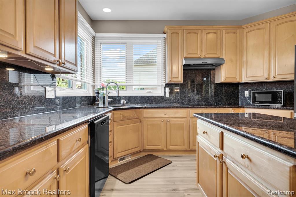 47159 Northumberland Street, Novi, MI — Photo 13