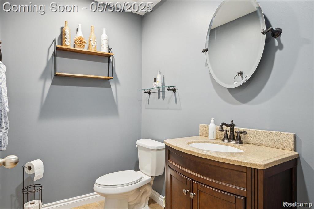 9267 Richfield, Livonia, MI 48150 — Photo 39