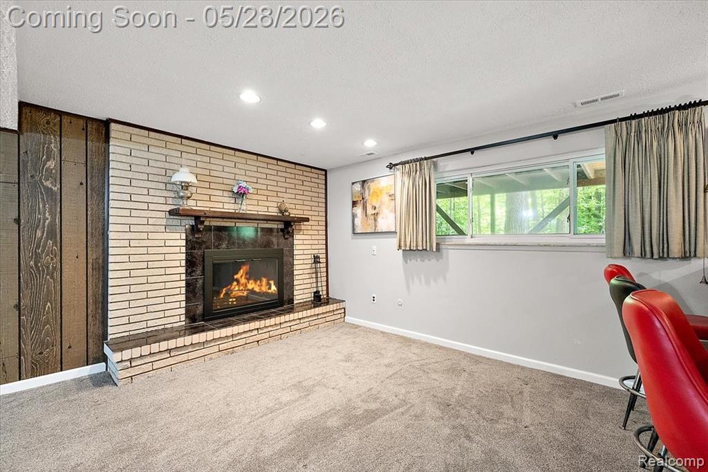 25136 Westmoreland Drive, Farmington, MI 48336 — Photo 36