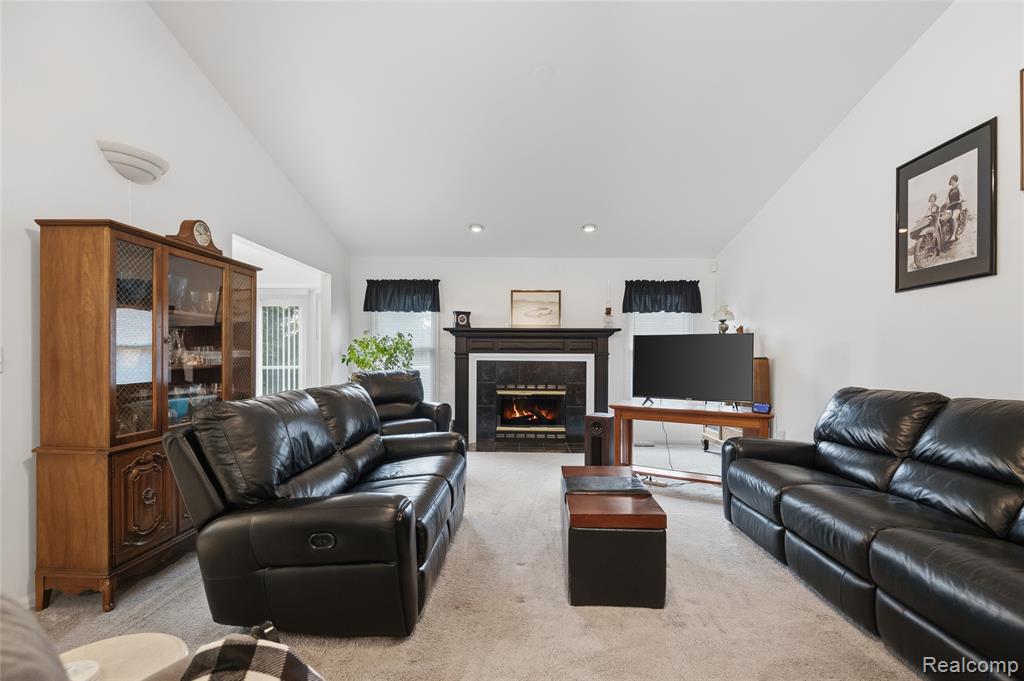 6670 Copper Creek Dr W, Washington, MI — Photo 10