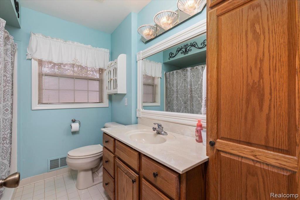 55 MINNETONKA Drive, Oxford, MI 48371 — Photo 23