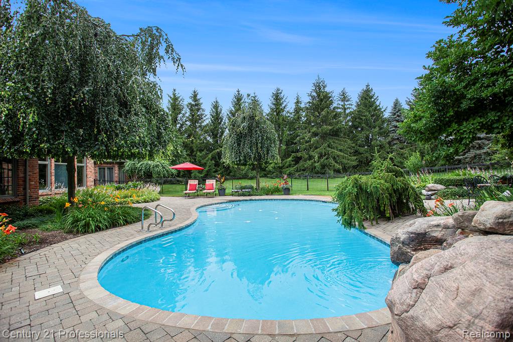 7717 Somerhill Lane, Clarkston, MI 48348 — Photo 10