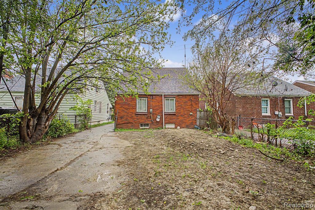8849 Whitcomb Street, Detroit, MI 48228 — Photo 36