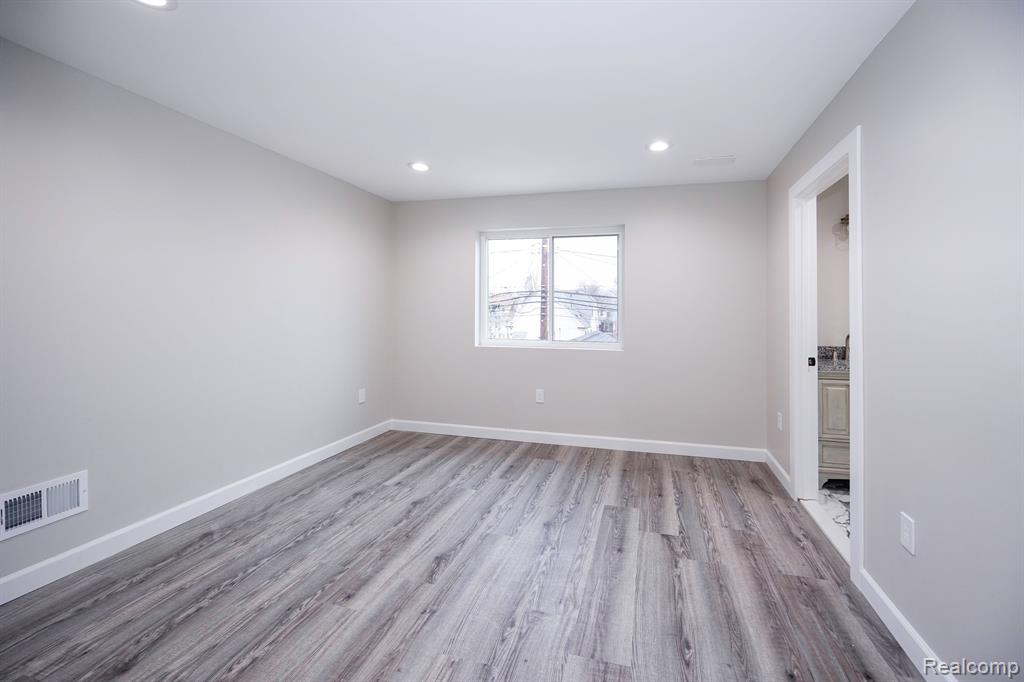 7519 Orchard Avenue, Dearborn, MI 48126 — Photo 47