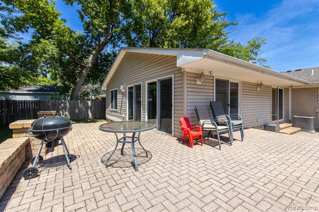 46555 Dequindre Road, Rochester Hills, MI 48307 — Photo 57