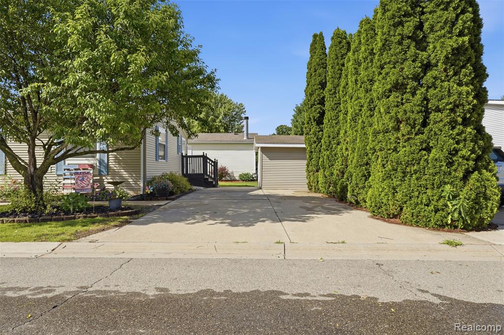 4729 Turtle Creek Drive, Howell, MI 48843 — Photo 23