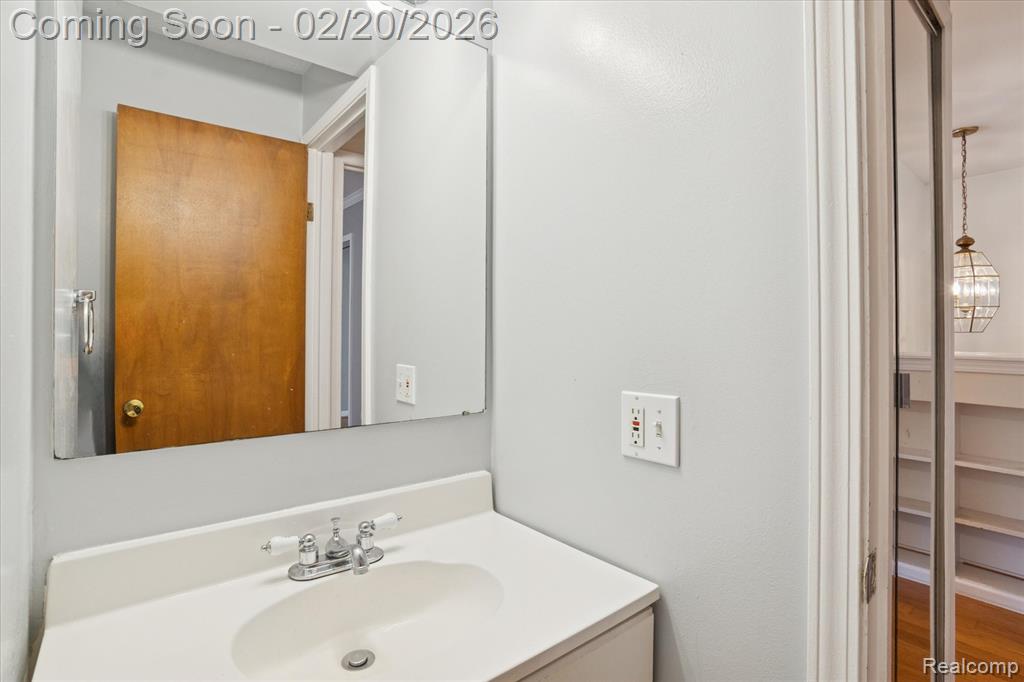 541 Crystalia Street, Commerce Twp, MI 48382 — Photo 22