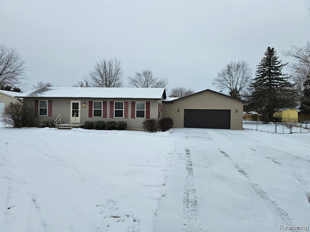 524 E MAIN Street, Vernon, MI 48476 — front exterior