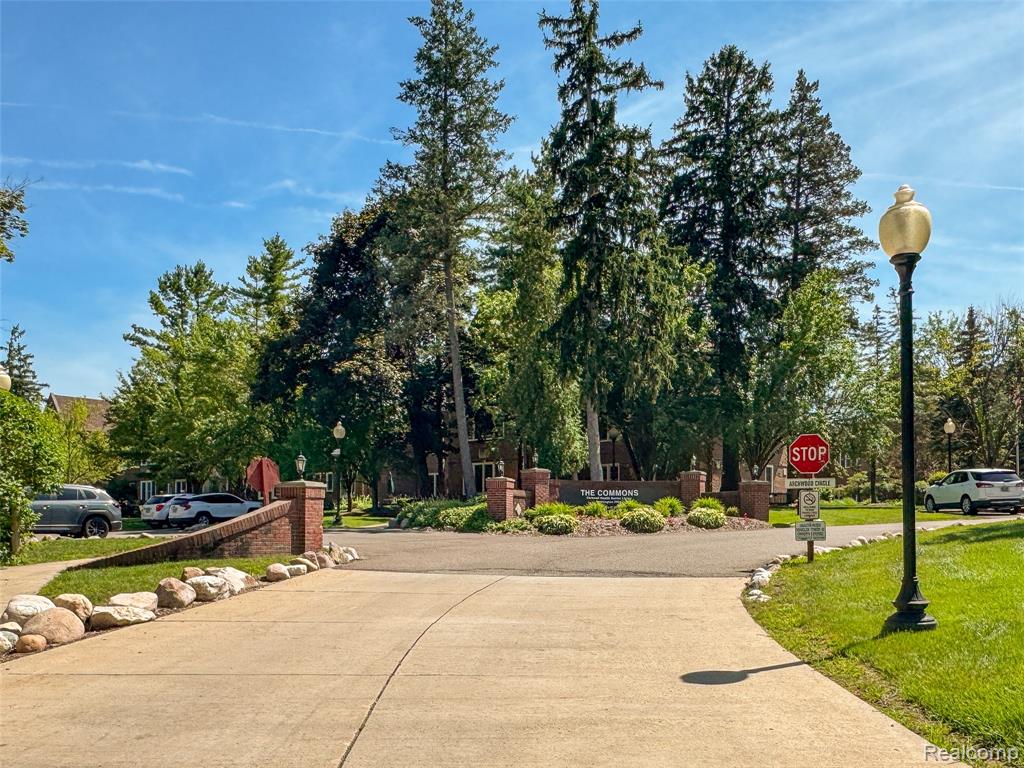 21425 Archwood Circle, Farmington Hills, MI 48336 — Photo 42