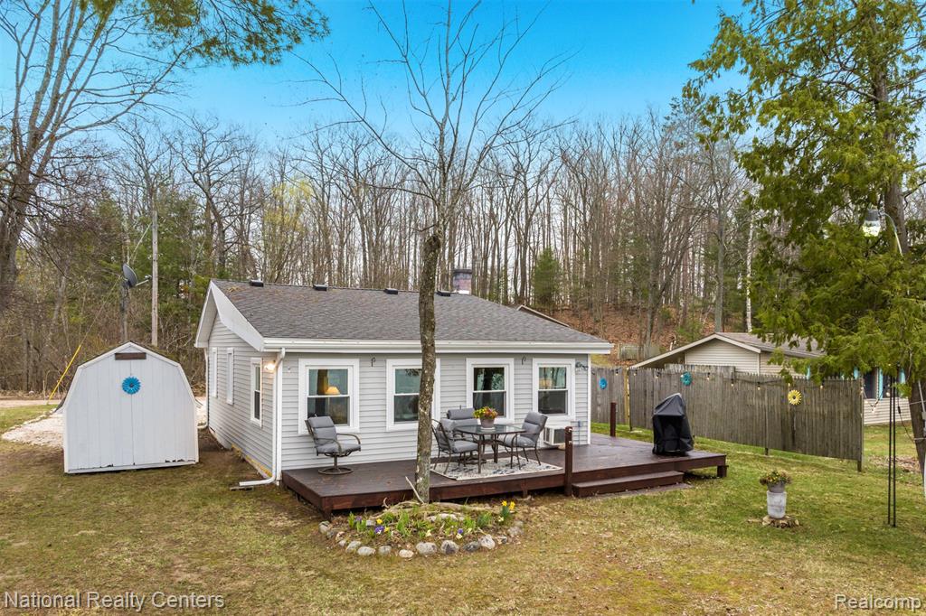 7520 W Dakota Trail, Manton, MI 49663 — front exterior
