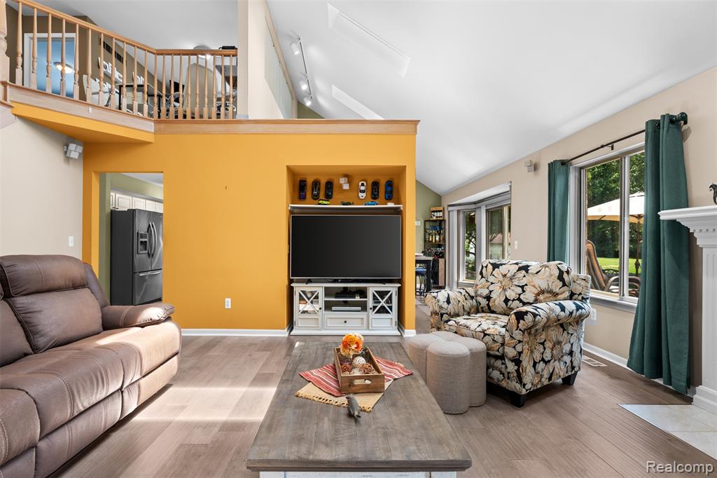 19550 Shorecrest Drive, Clinton Twp, MI 48038 — Photo 12