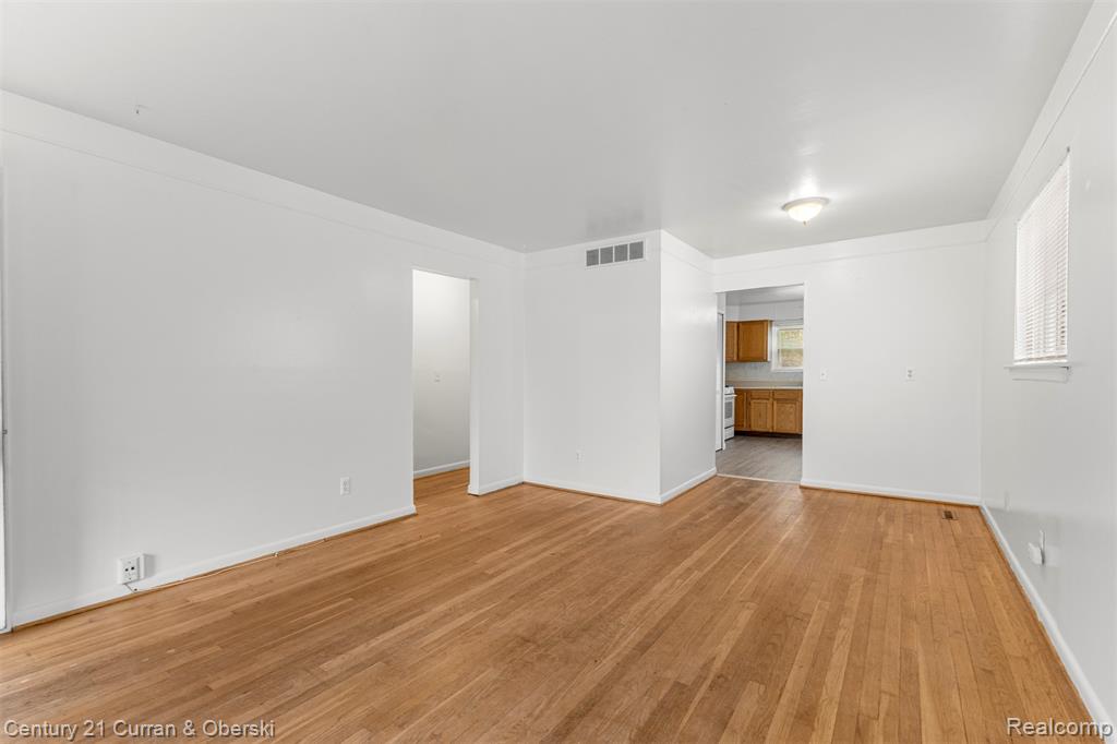4924 Pelham Street, Dearborn Heights, MI 48125 — Photo 4