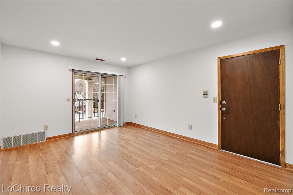 470 BALDWIN Avenue, Rochester, MI 48307 — Photo 4