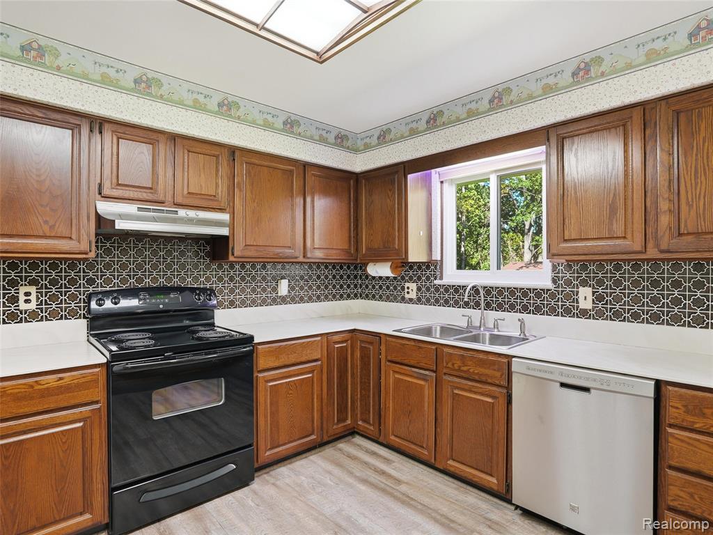 5059 Kidder Road, Almont, MI 48003 — Photo 10