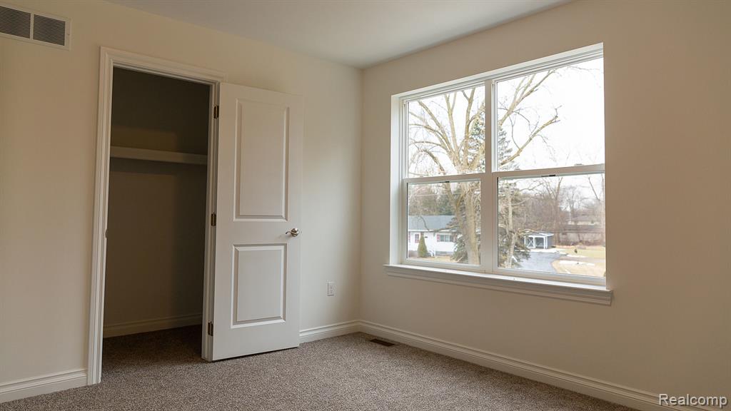 74 GUANONOCQUE Street, Auburn Hills, MI 48326 — Photo 20