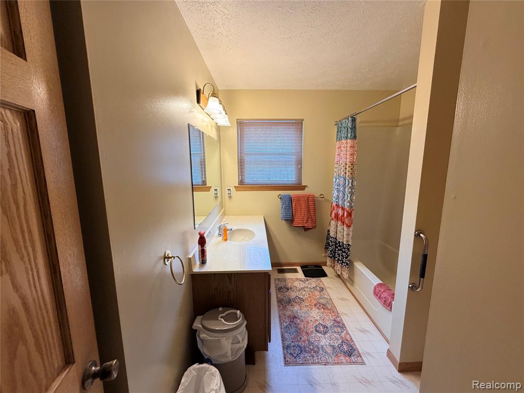 5376 Owosso Road, Fowlerville, MI 48836 — Photo 11