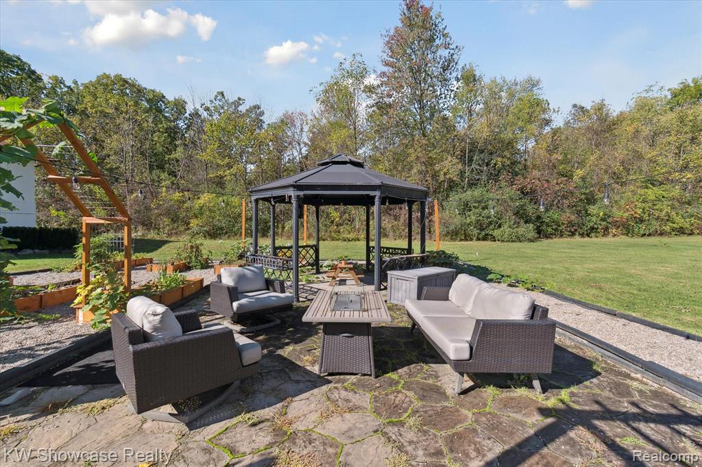 9109 N Territorial Road, Plymouth, MI 48170 — Photo 57