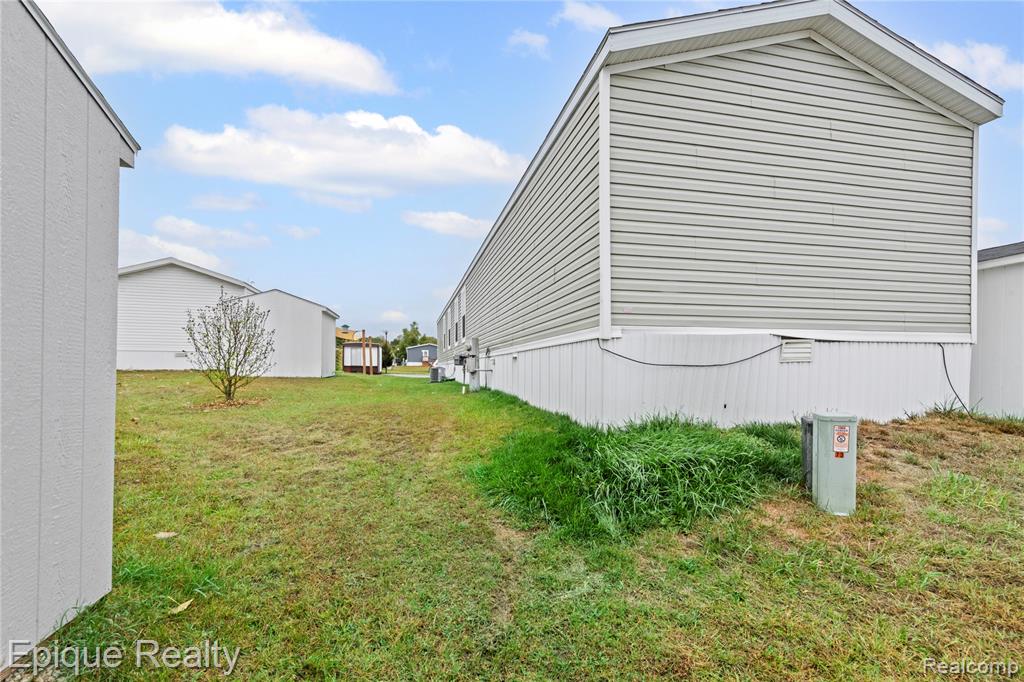 83 Elm Avenue, Highland, MI — Photo 4