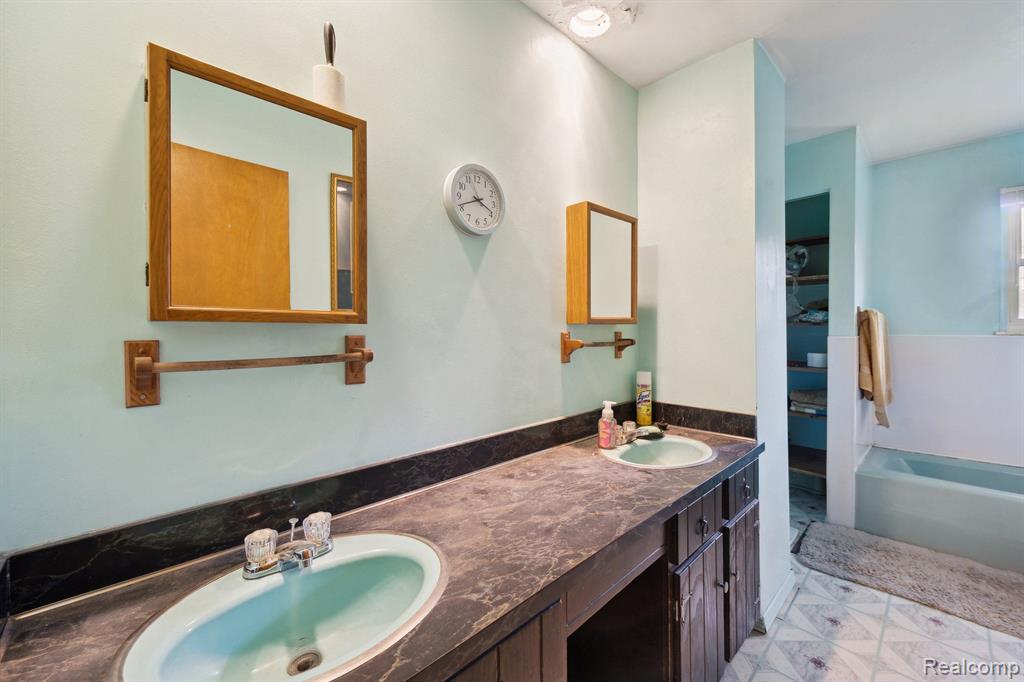 7107 E HIGHLAND Road, Howell, MI 48843 — Photo 10