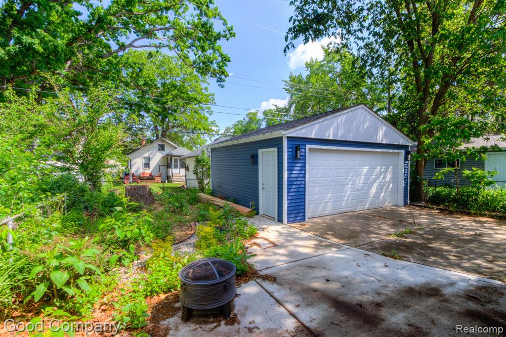 530 W HAZELHURST Street, Ferndale, MI 48220 — Photo 43